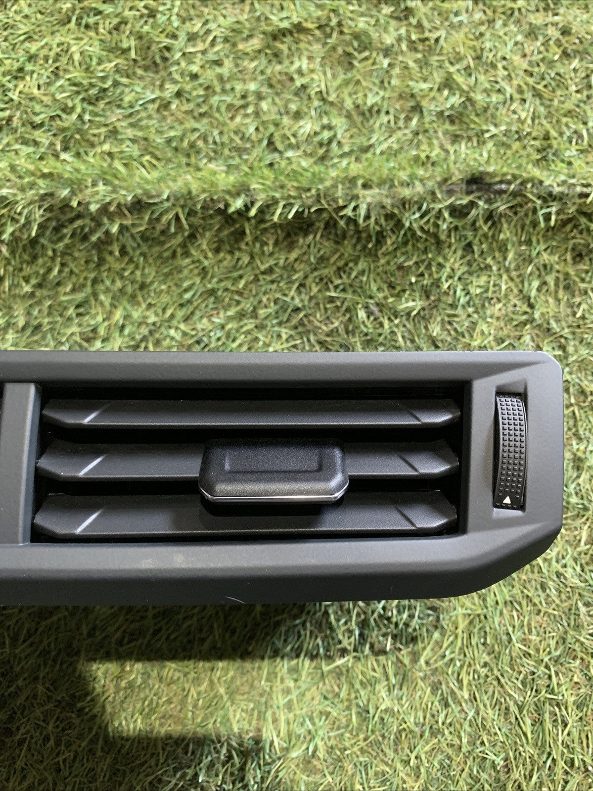 BOCCHETTA ARIA CRUSCOTTO CENTRALE VOLKSWAGEN POLO 2024 2G0819728GQVQ