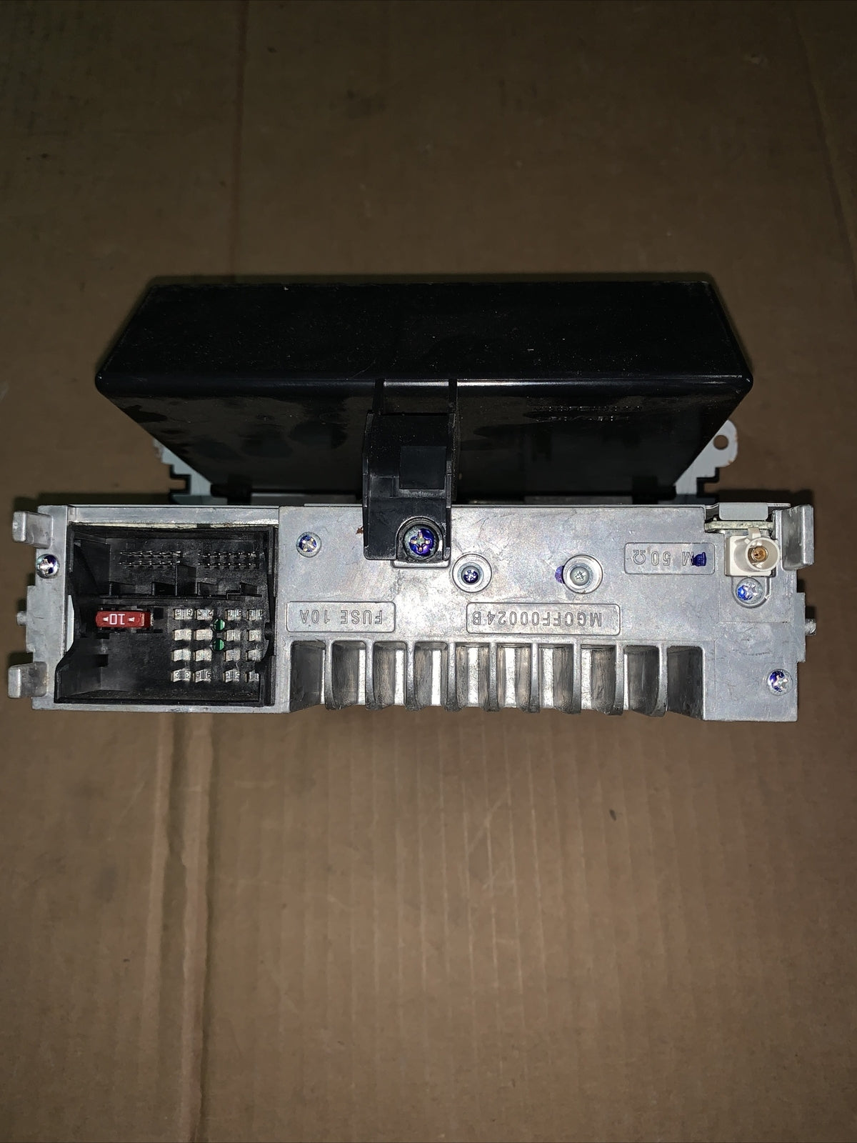 1K0035156B  STEREO RADIO AUTORADIO VOLKSWAGEN Golf 6