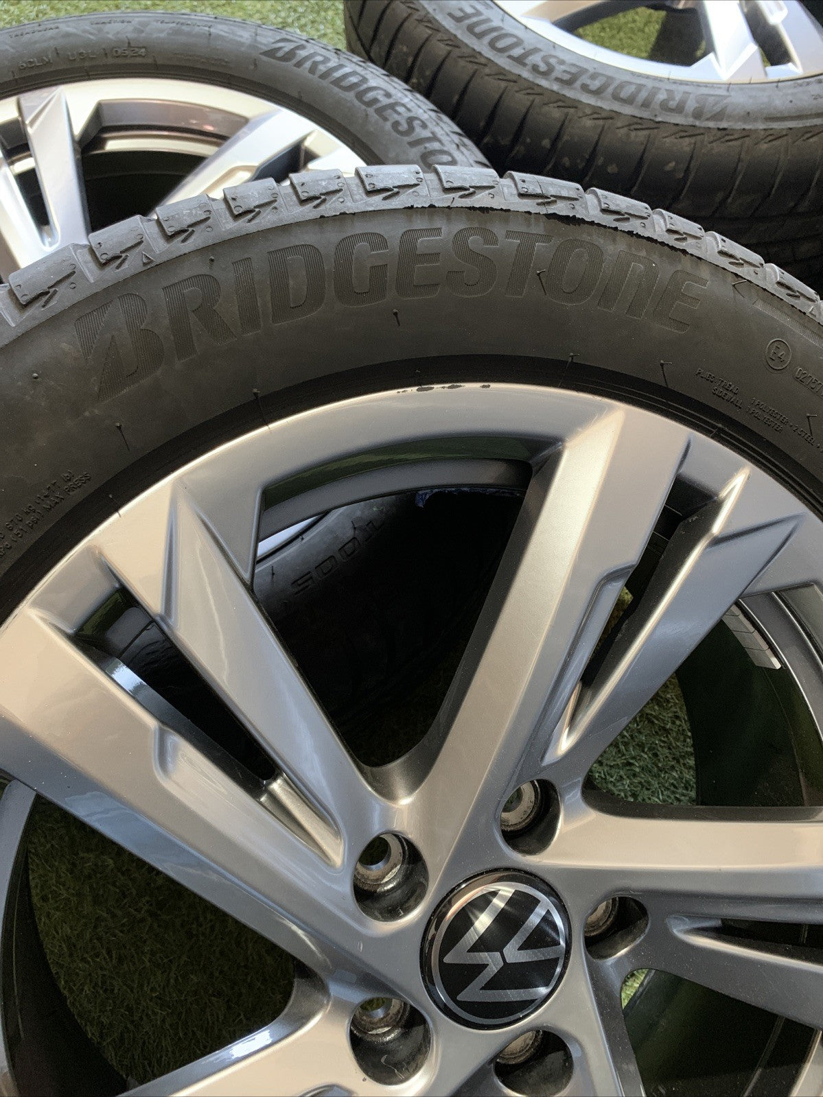 Cerchi In Lega Con Gomme Da 17 Volkswagen T-Roc 2024 R Line 2GA601025AM
