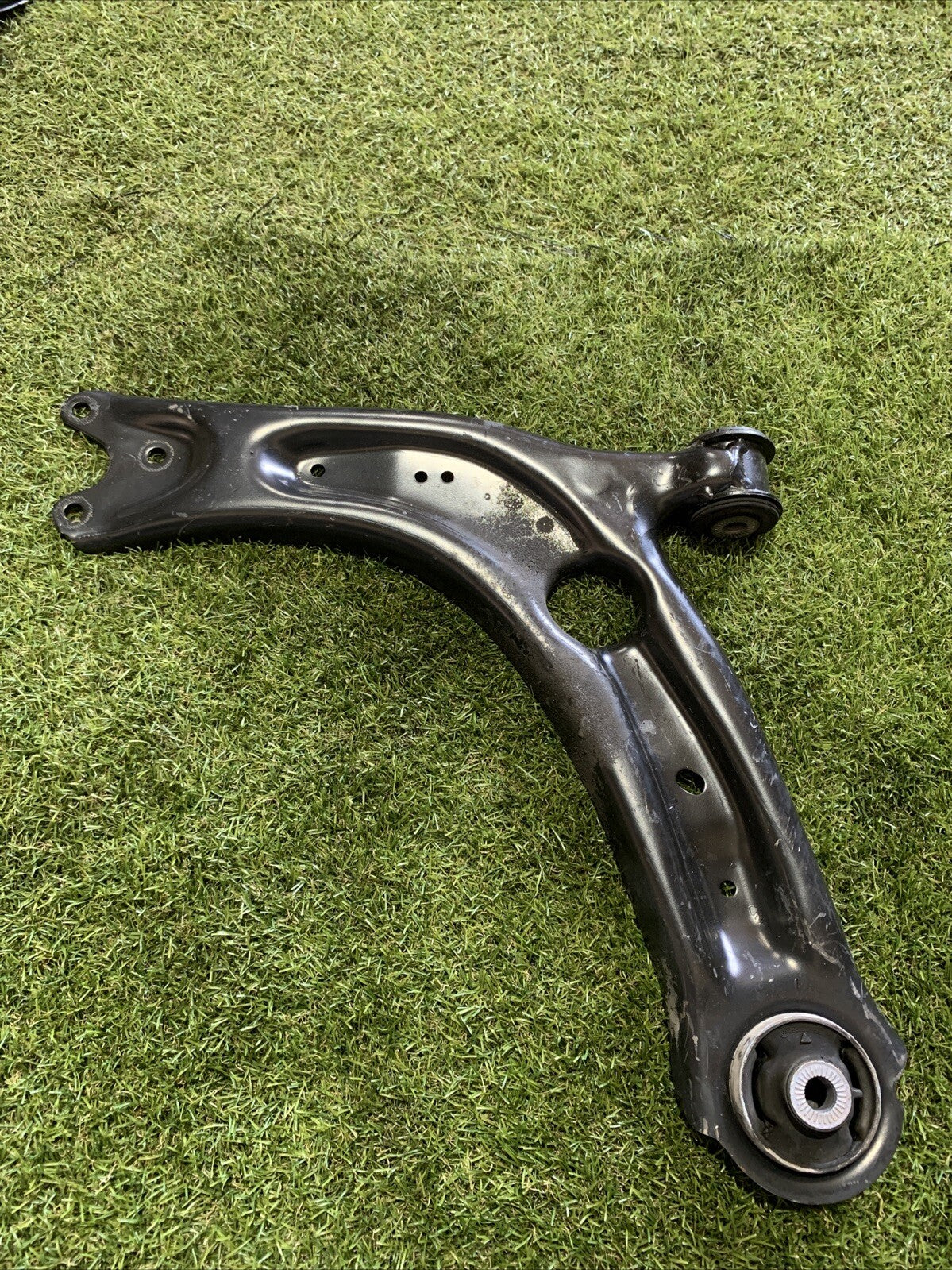 3Q0407153B BRACCIO OSCILLANTE ANTERIORE SINISTRO SEAT ATECA 2017 1.6 DIESEL