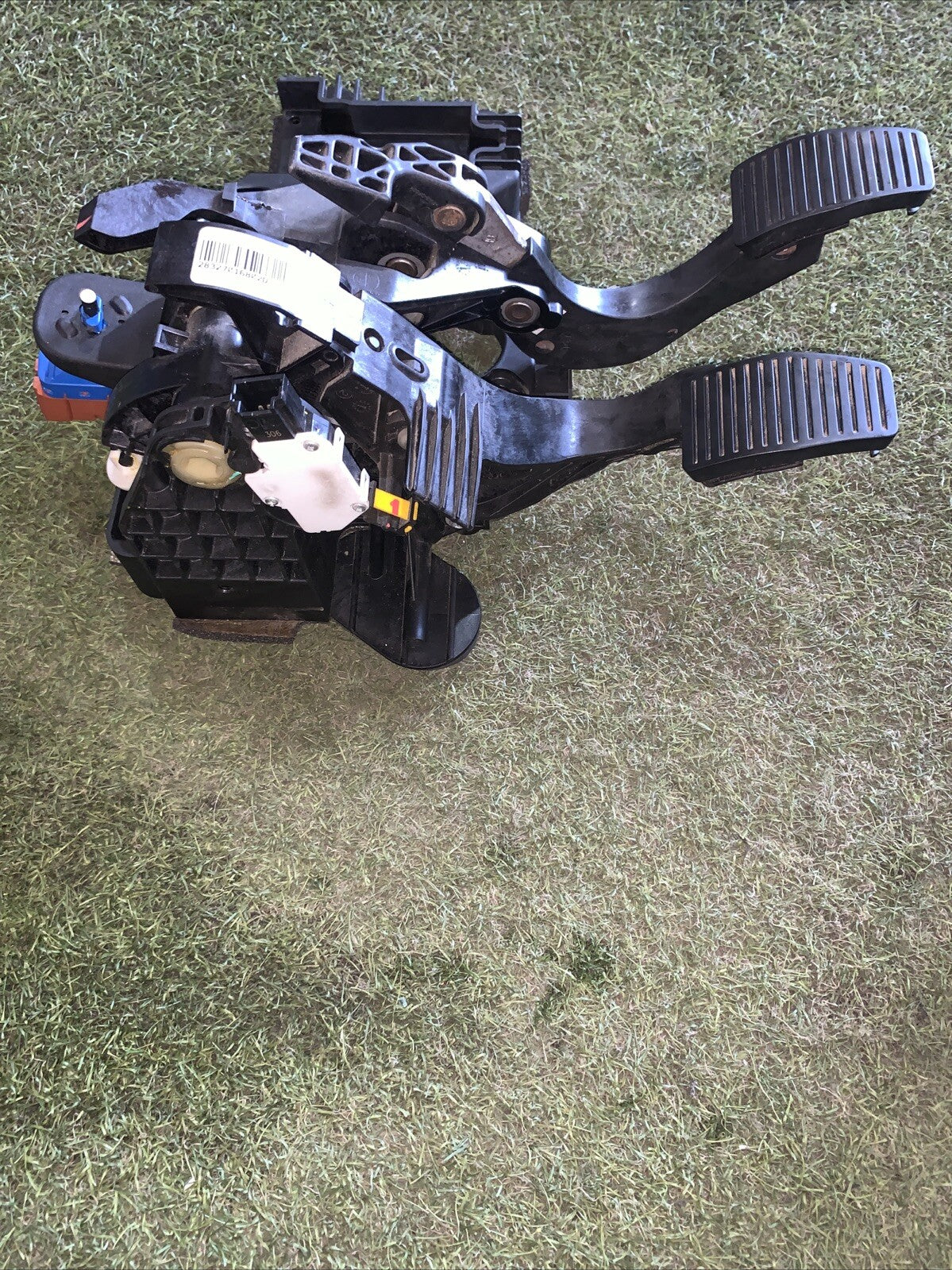 PEDALIERA FRENO FRIZIONE FIAT TIPO 1.6 ANNO 2019 CODICE 2583561045