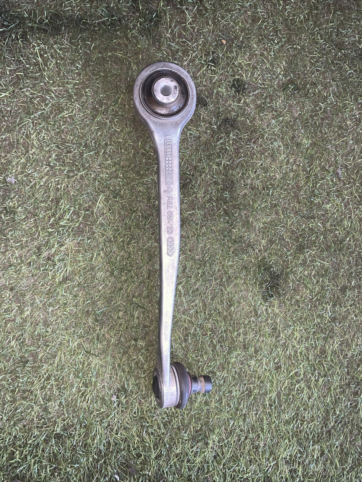 Braccio Oscillante Anteriore Superiore Destra Audi A4 2011 8K0506B