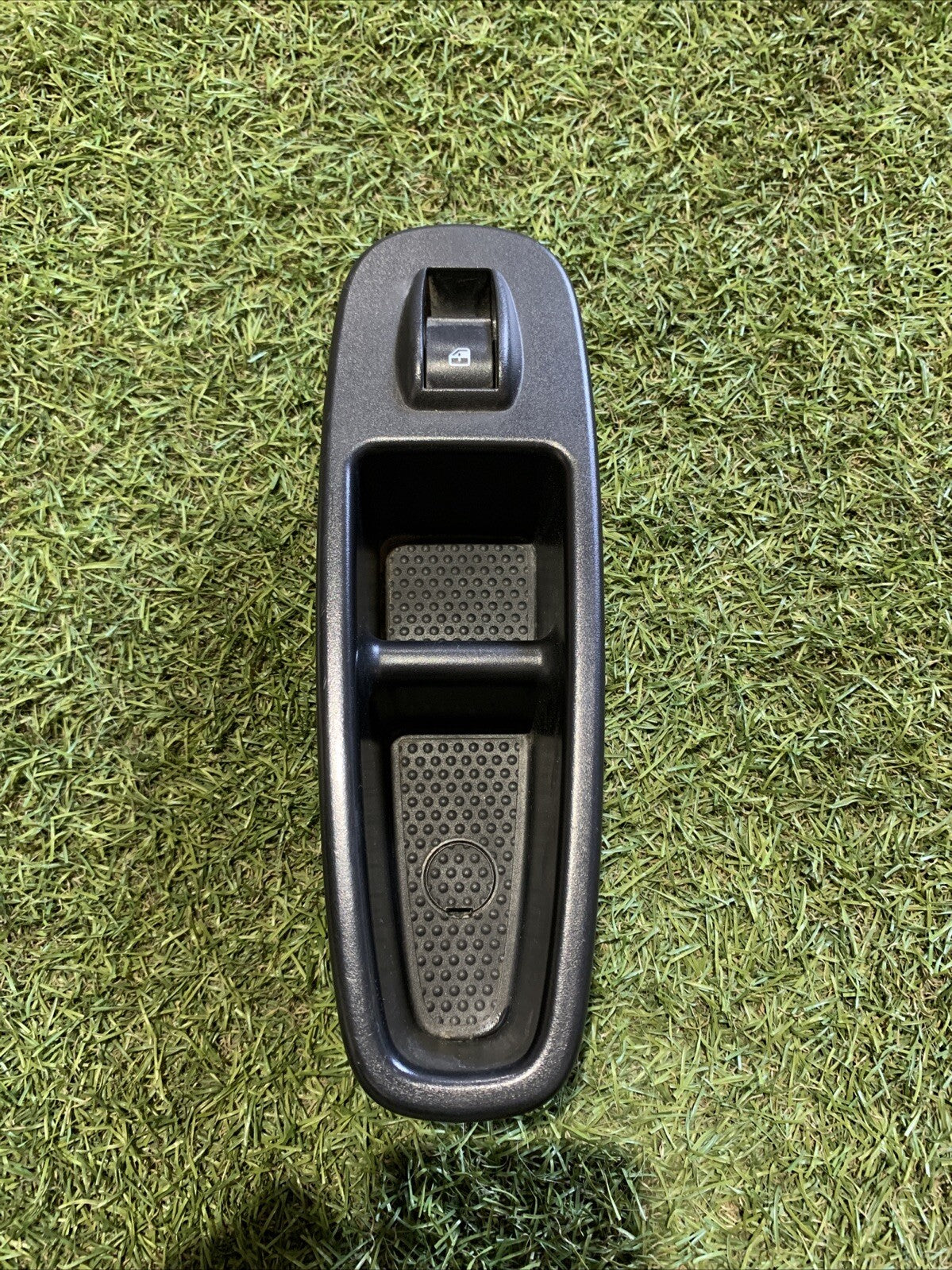 PULSANTIERA ANTERIORE DESTRA PER FIAT 500 L Serie (351_352) 735521260 (12>)