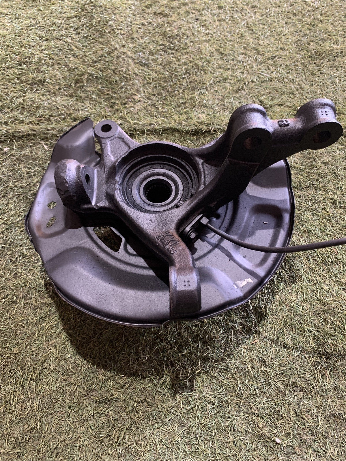 MOZZO MONTANTE FUSELLO ANTERIORE DESTRO TOYOTA YARIS 2007 1.3 BENZINA 432110D130