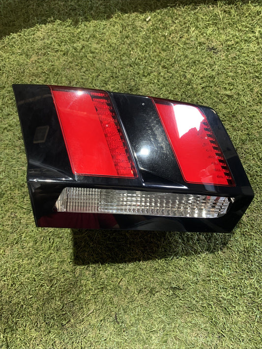 STOP POSTERIORE SINISTRO INTEGRATO NEL PORTELLO PER PEUGEOT 3008 9810477880 2017