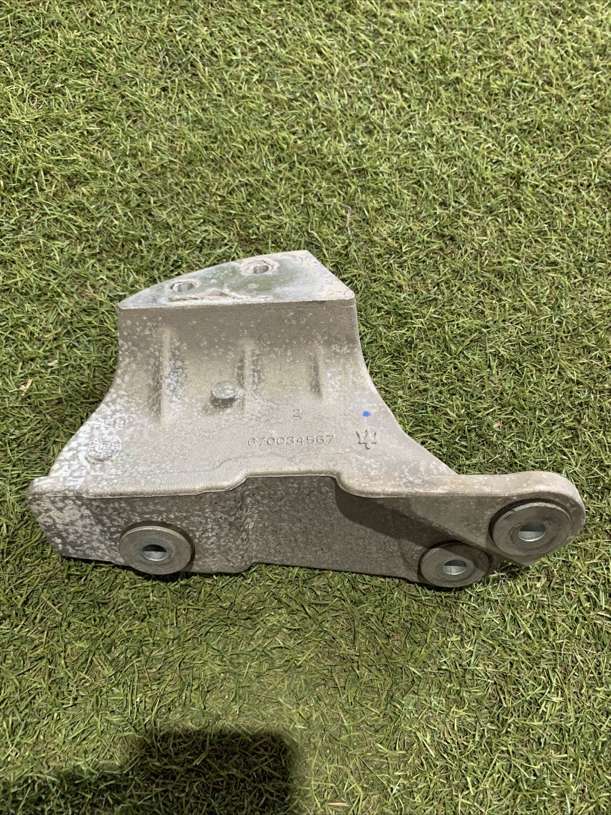 Staffa Supporto Motore Destro Maserati Levante 670034567