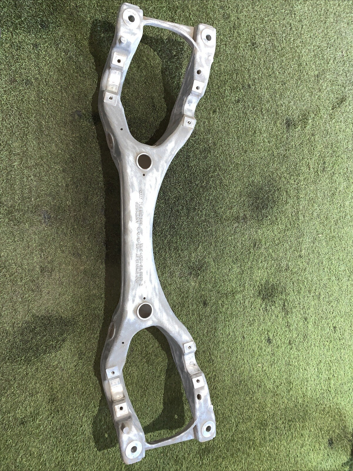 7L8512369 SUPPORTO SOSPENSIONI POSTERIORI AUDI Q7 3.0 (2006)