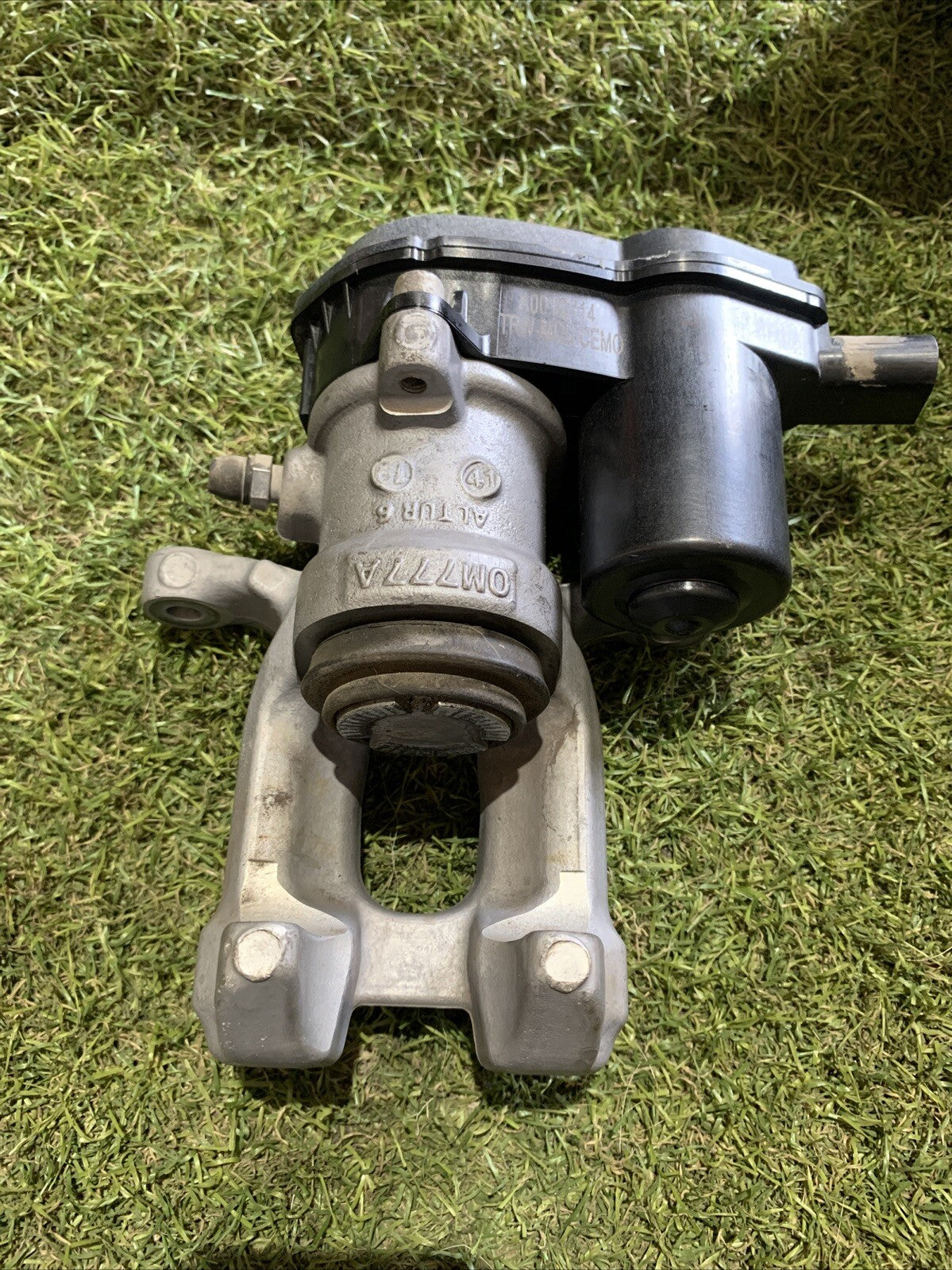 Pinza Freno Posteriore Destra Peugeot 2008 2022 9837166080