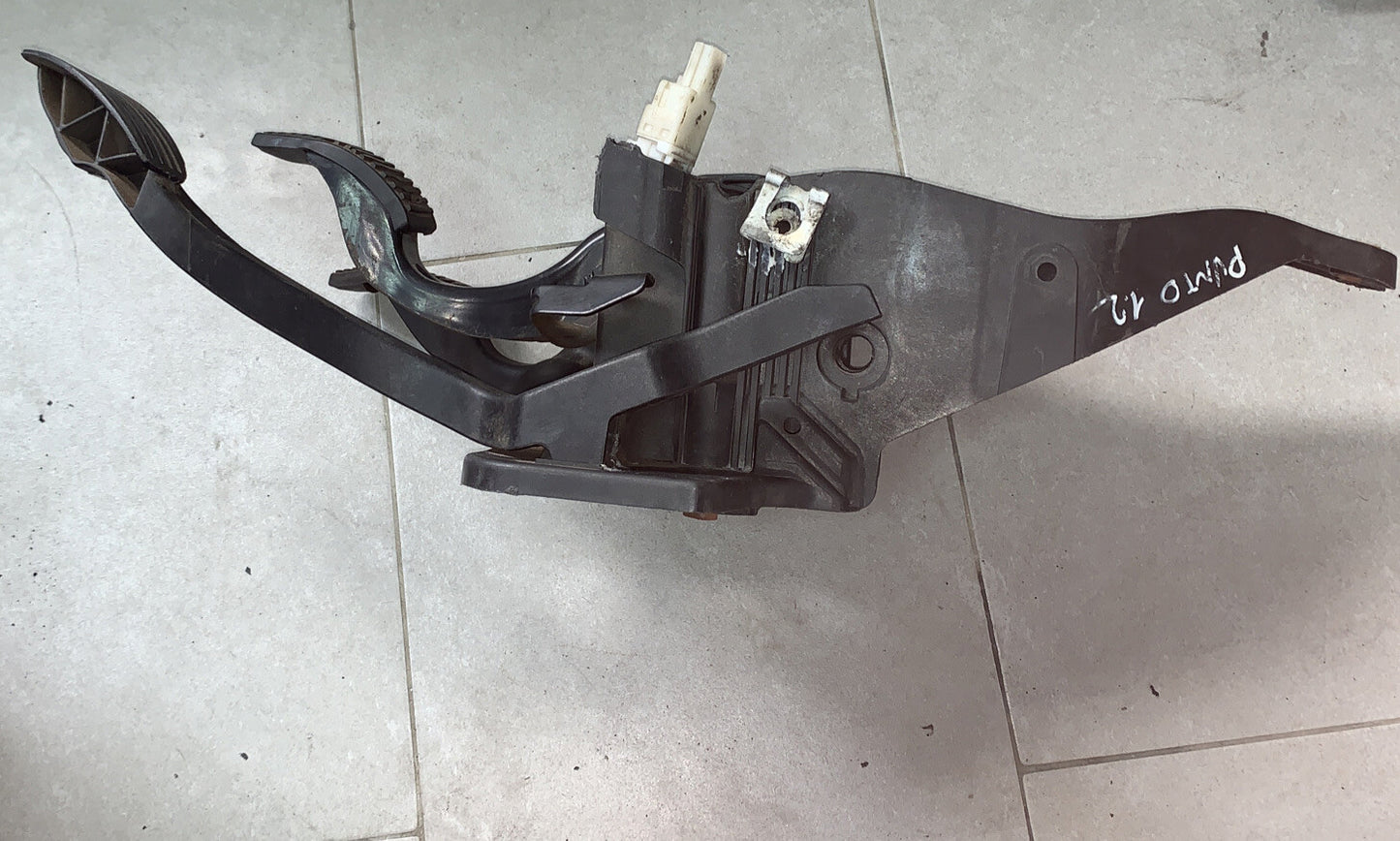 Pedaliera completa freno-frizione-acceleratore Fiat Punto 188 1.2