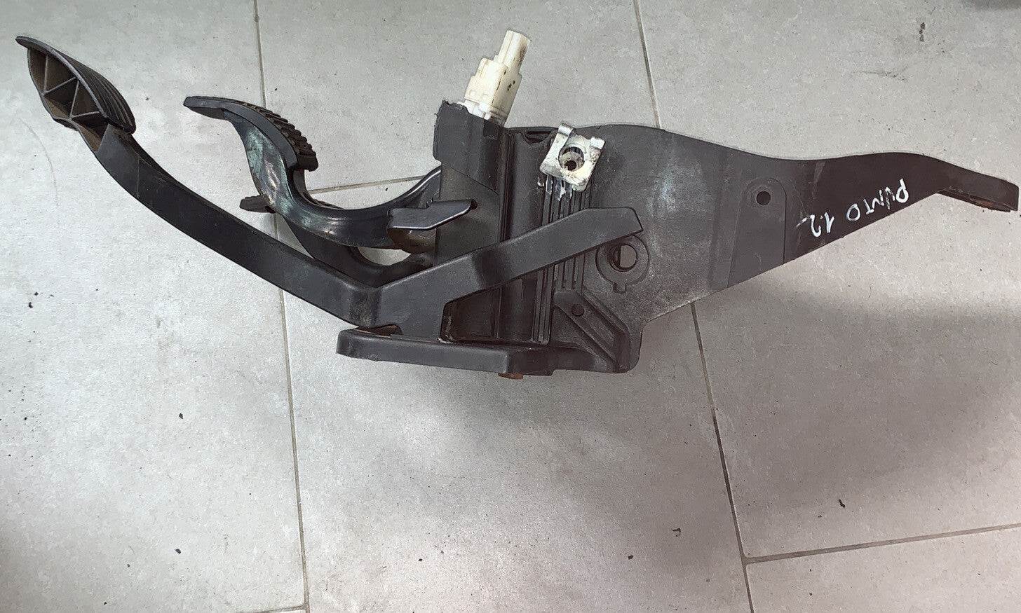 Pedaliera completa freno-frizione-acceleratore Fiat Punto 188 1.2