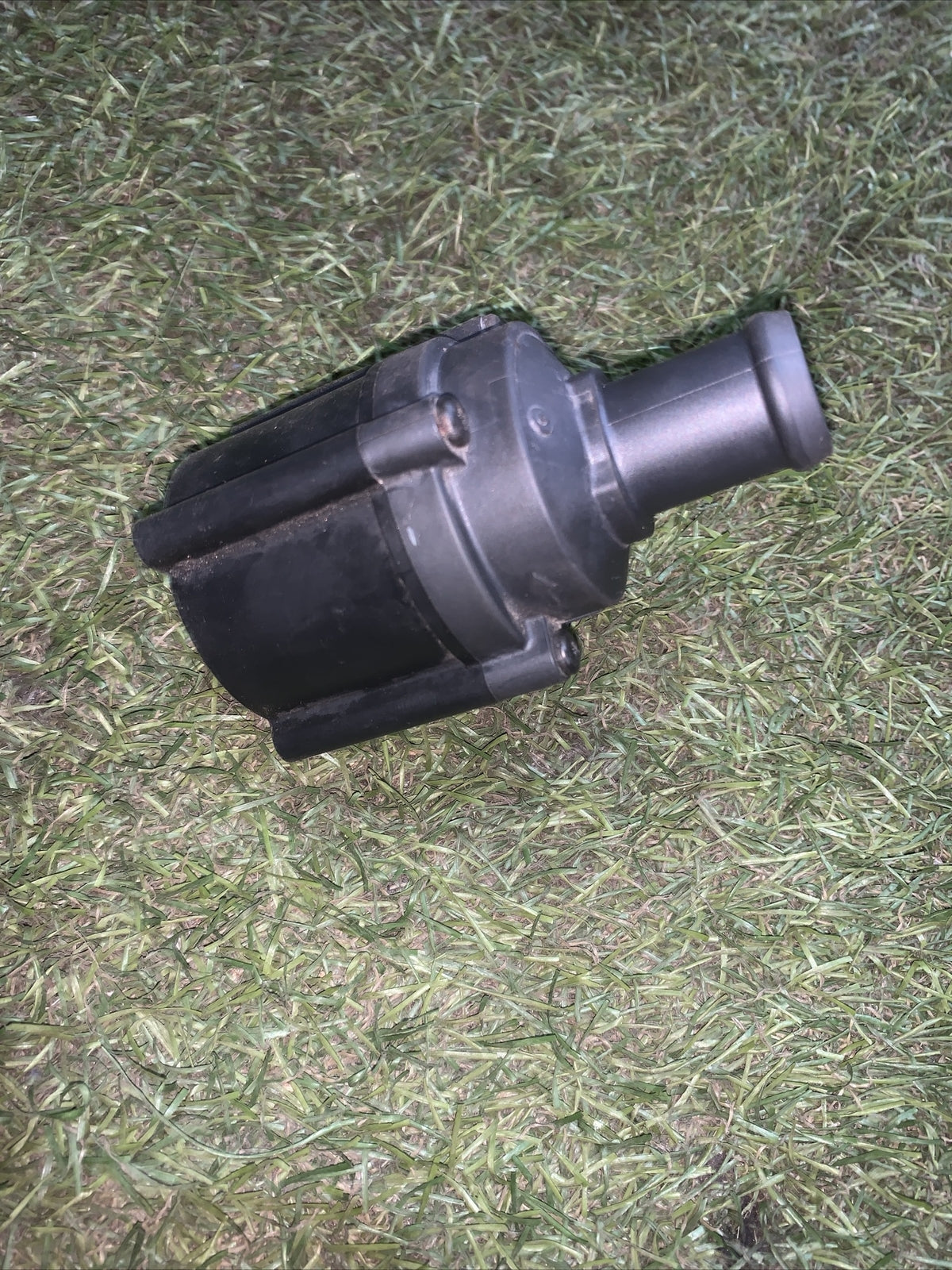 06H121601N POMPA ACQUA AUSILIARIA AUDI Q7 (4MB)(2015)