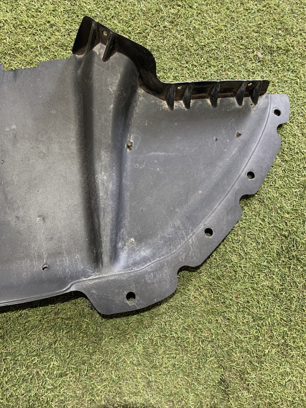 Protezione Sottoparaurti Anteriore Maserati Levante 670032424