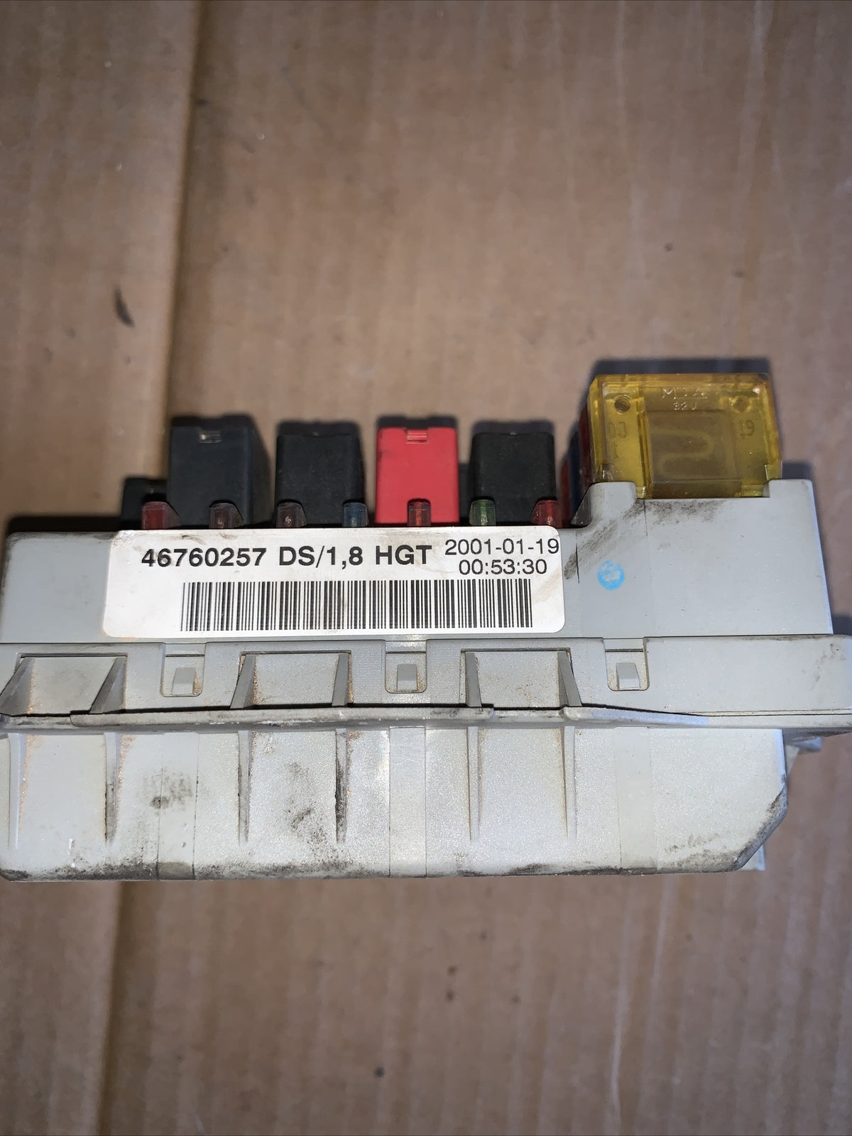 46760257 CENTRALINA PORTAFUSIBILI FIAT PUNTO (188) 1.3 MTJ 70CV (03-07) 2 II SER