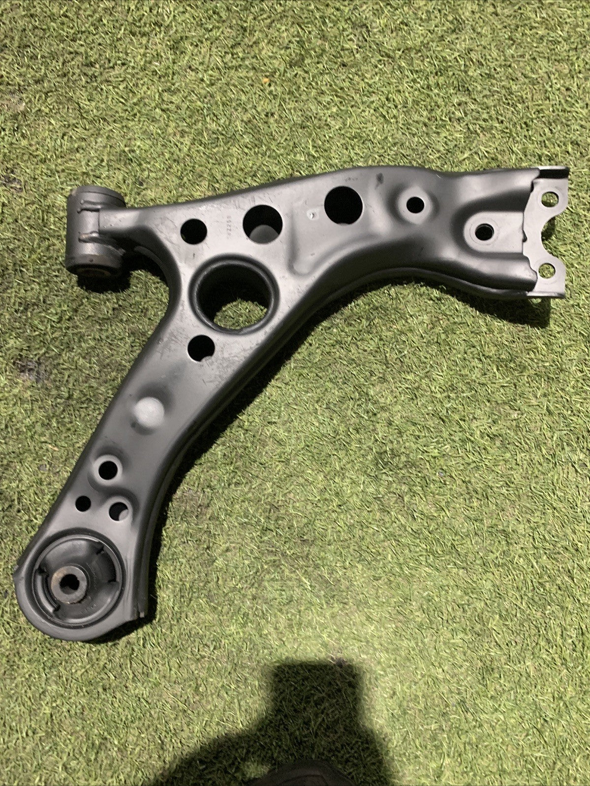 BRACCIO OSCILLANTE ANTERIORE SX TOYOTA C-HR 2016-2019  1.8 HYBRID 4806910110