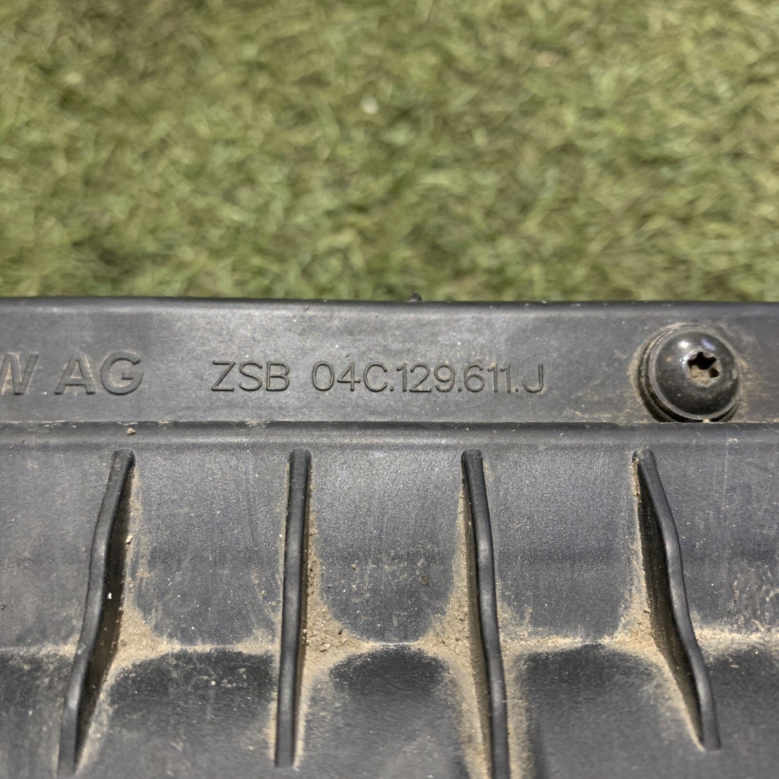 BOX SCATOLA FILTRO ARIA VOLKSWAGEN Up 1° Serie 1.0 B 04C129611J