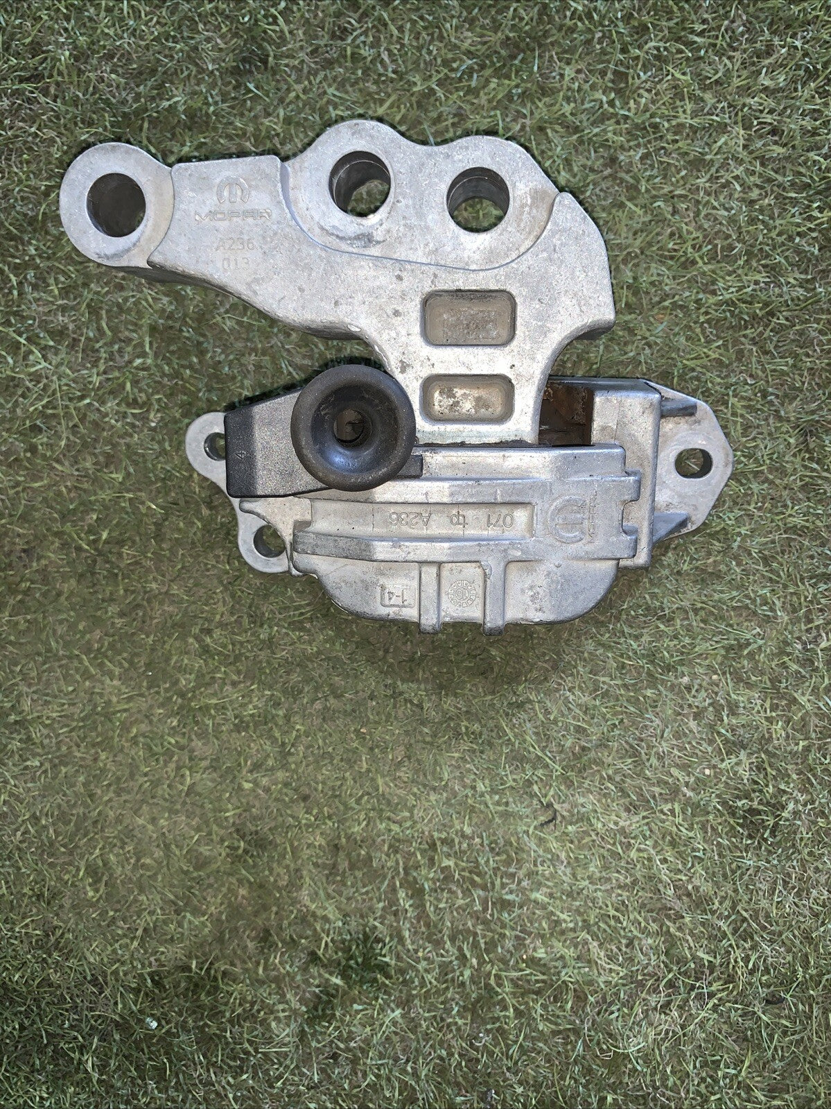 SUPPORTO MOTORE FIAT TIPO 1.6 ANNO 2018 CODICE 00520407270 ORIGINALE