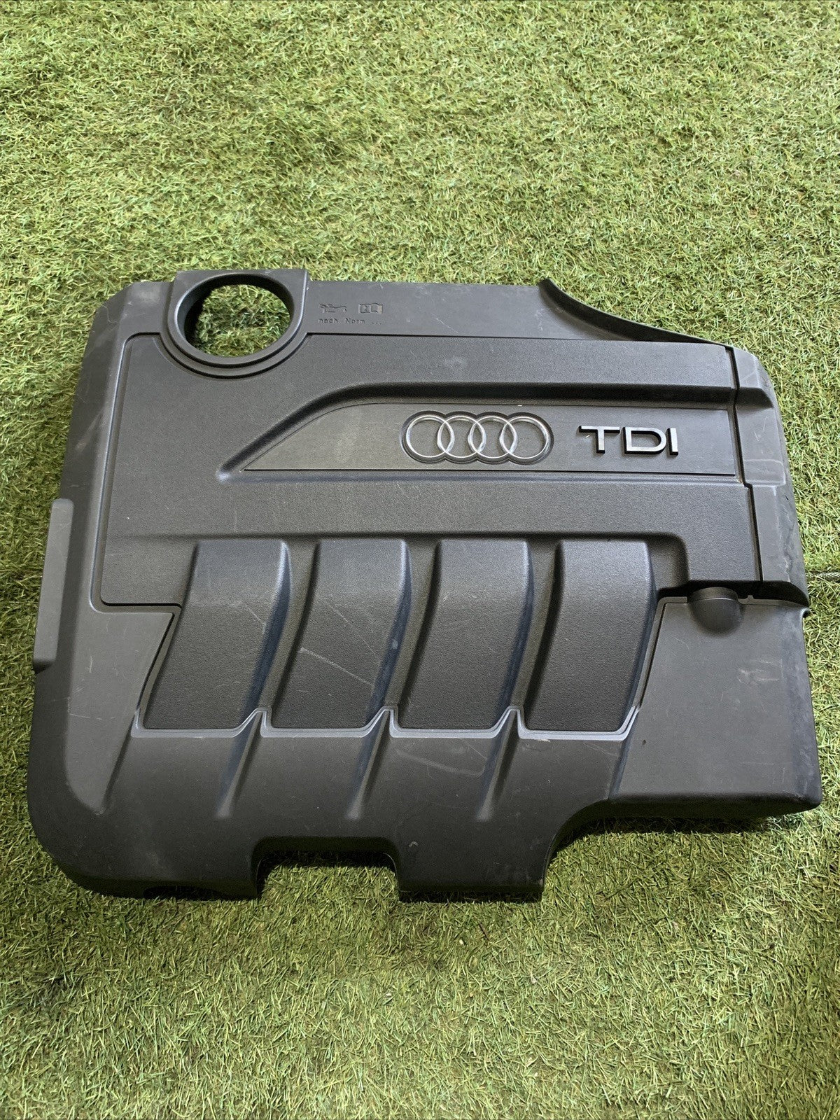 COPRIMOTORE \ COPERCHIO MOTORE AUDI A3 2010 8P 2.0 TDI DIESEL COD: 03L103925C