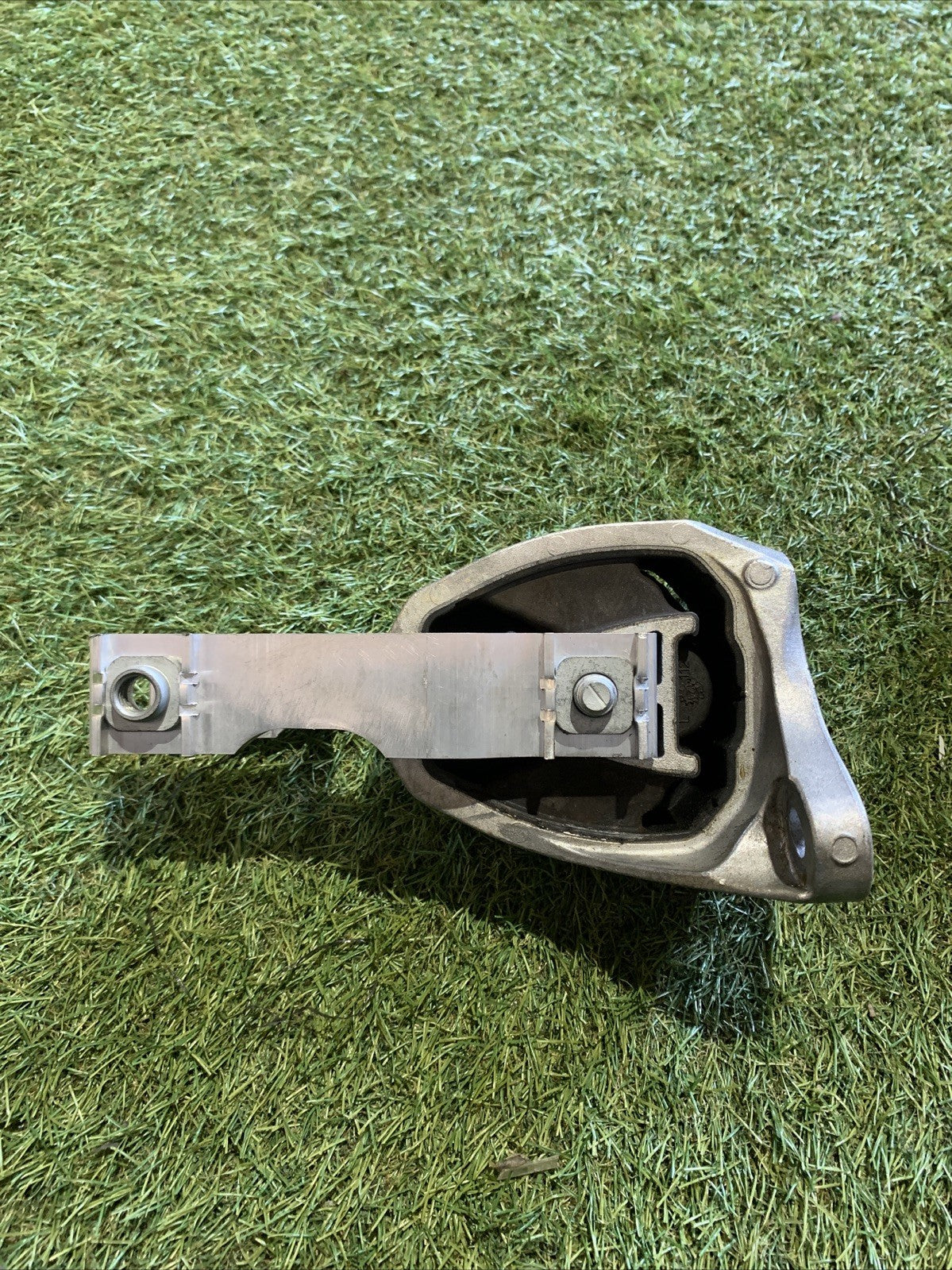 Supporto Motore Volvo XC60 2025 2.0 Hybrid 32139982