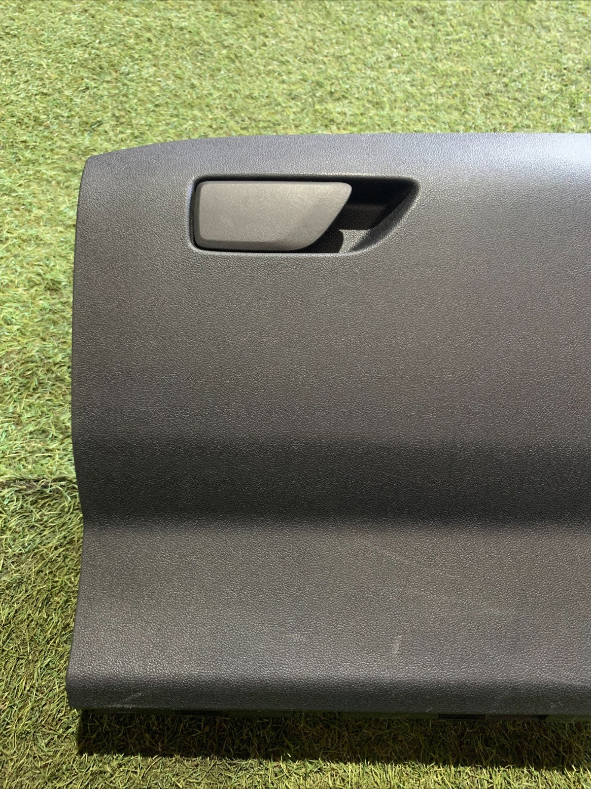 CASSETTO PORTA OGGETTI PER FORD Kuga Serie (DFK) LV4B-S06040-A (19>)