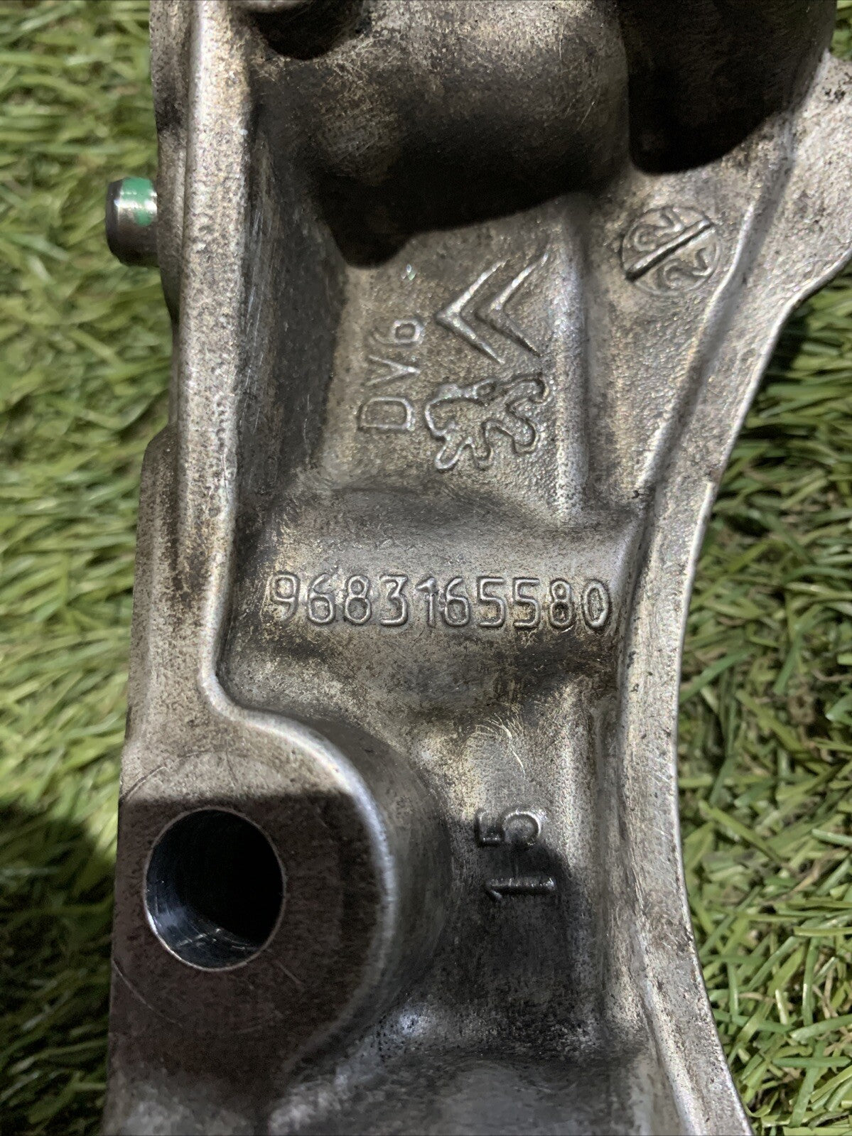 Supporto Motore Destro Peugeot 2008 2015 1.6 Diesel 9683165580
