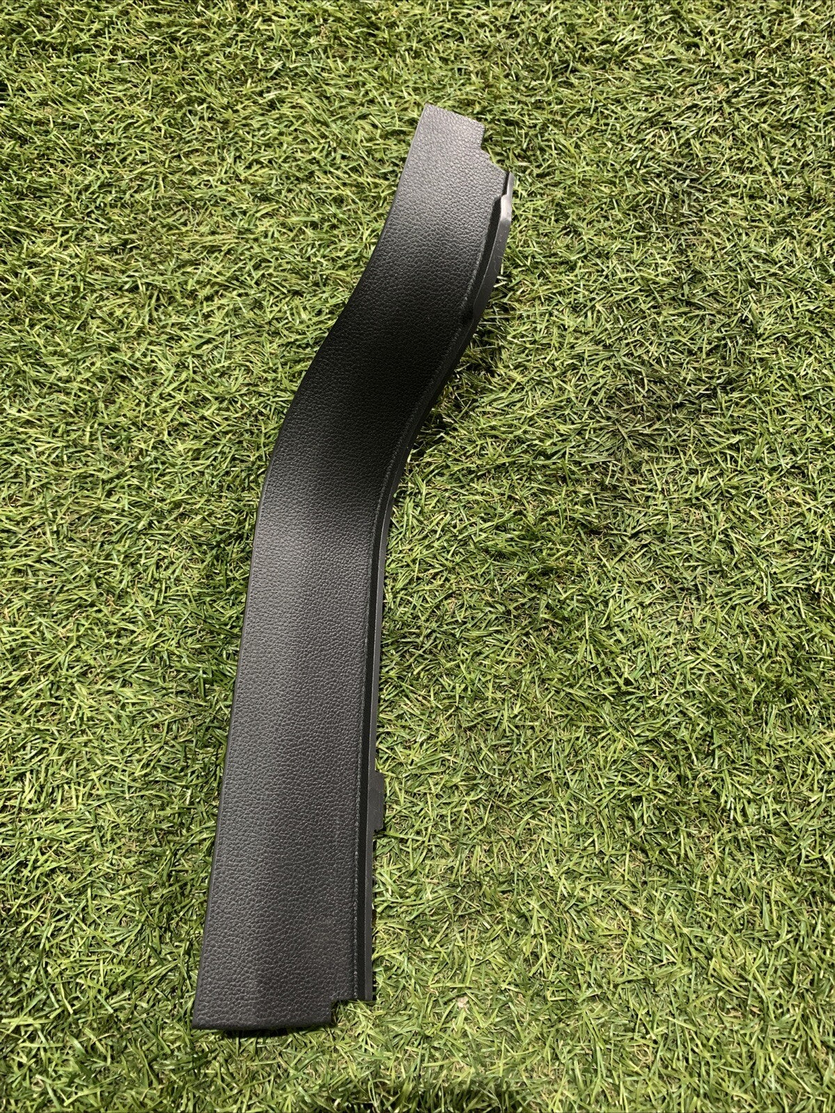 5H0868223B RIVESTIMENTO MONTANTE ANTERIORE INFERIORE SINISTRO VOLKSWAGEN GOLF 8