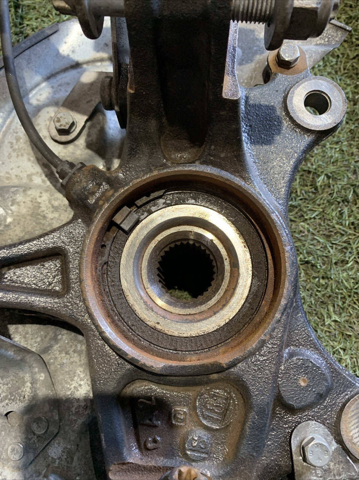 Mozzo Montante Fusello Anteriore Sinistro  Peugeot 3008 2016-2020 2.0 Diesel 