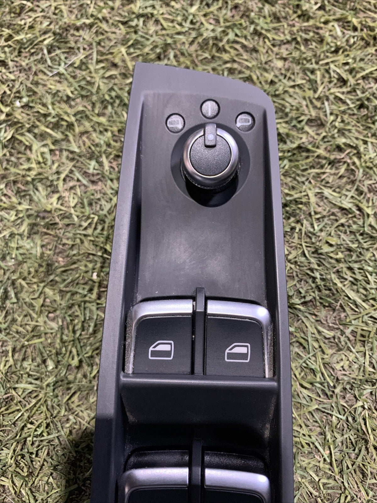 Pulsantiera Alzavetro Anteriore Sinistra Audi A1 2010-2017 8X4959521A