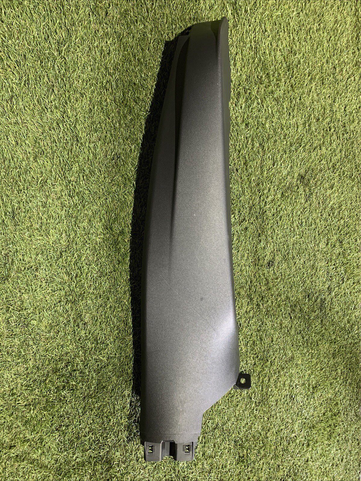 RIVESTIMENTO INTERNO INFERIORE MONTANTE POSTERIORE LATO VOLKSWAGEN DESTRO GOLF 8