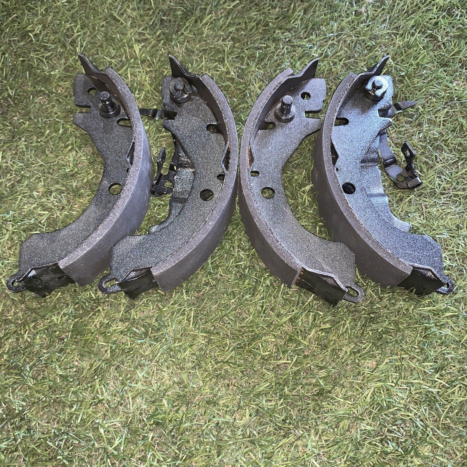 KIT GANASCE FRENO POSTERIORE PER HYUNDAI EXCEL 1.3, PER MITSUBISHI COLT 