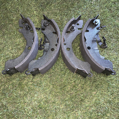 KIT GANASCE FRENO POSTERIORE PER HYUNDAI EXCEL 1.3, PER MITSUBISHI COLT 