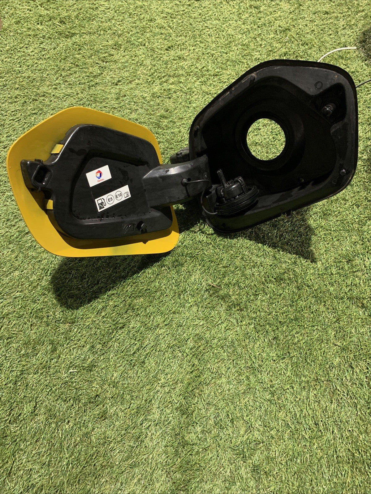 SPORTELLINO CARBURANTE PER PEUGEOT 208 Serie 9823289280 (19>)