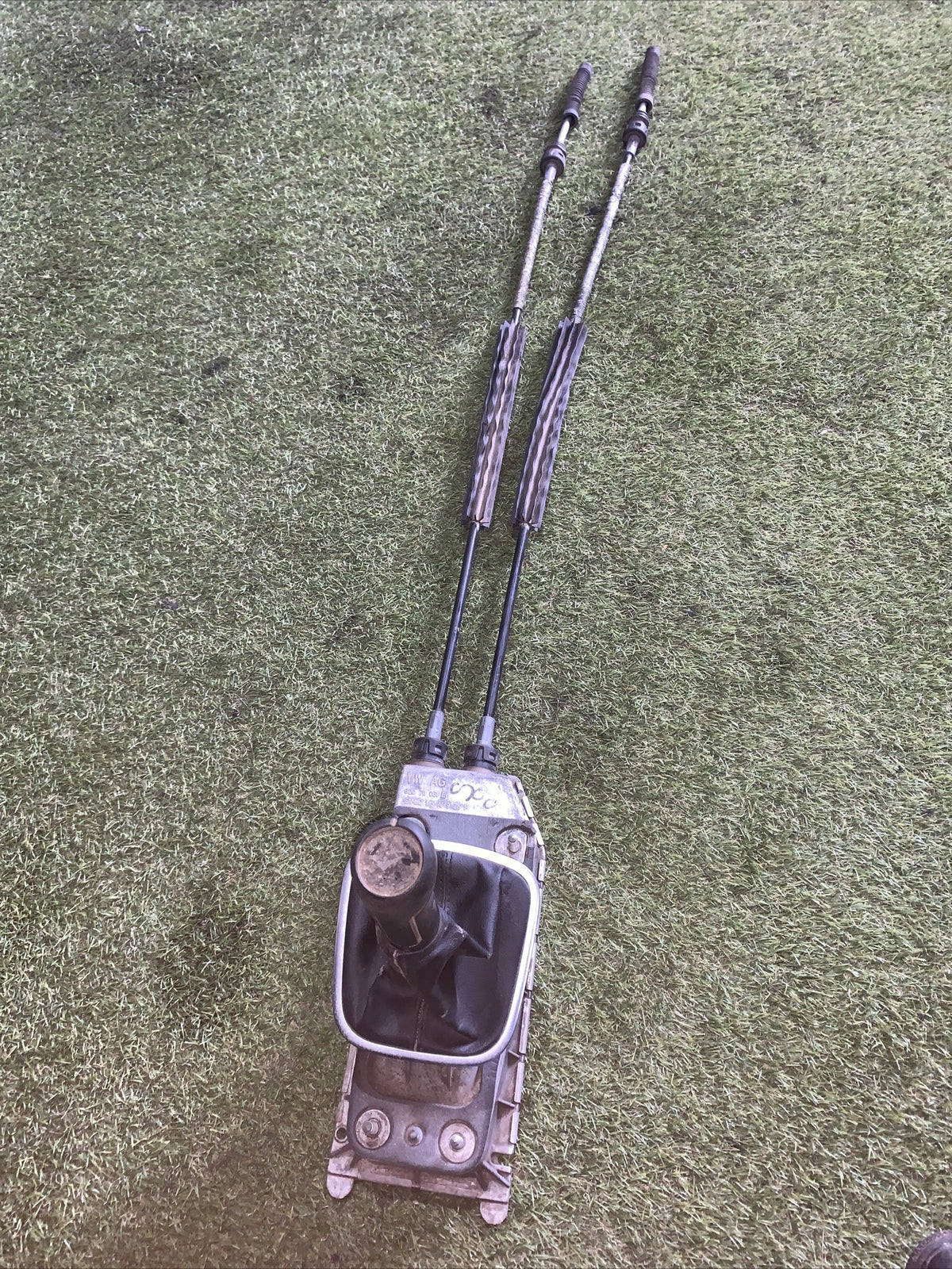 6Q0711049C LEVA CUFFIA POMELLO CORDE CAMBIO MANUALE VOLKSWAGEN POLO 1.6 D 5M