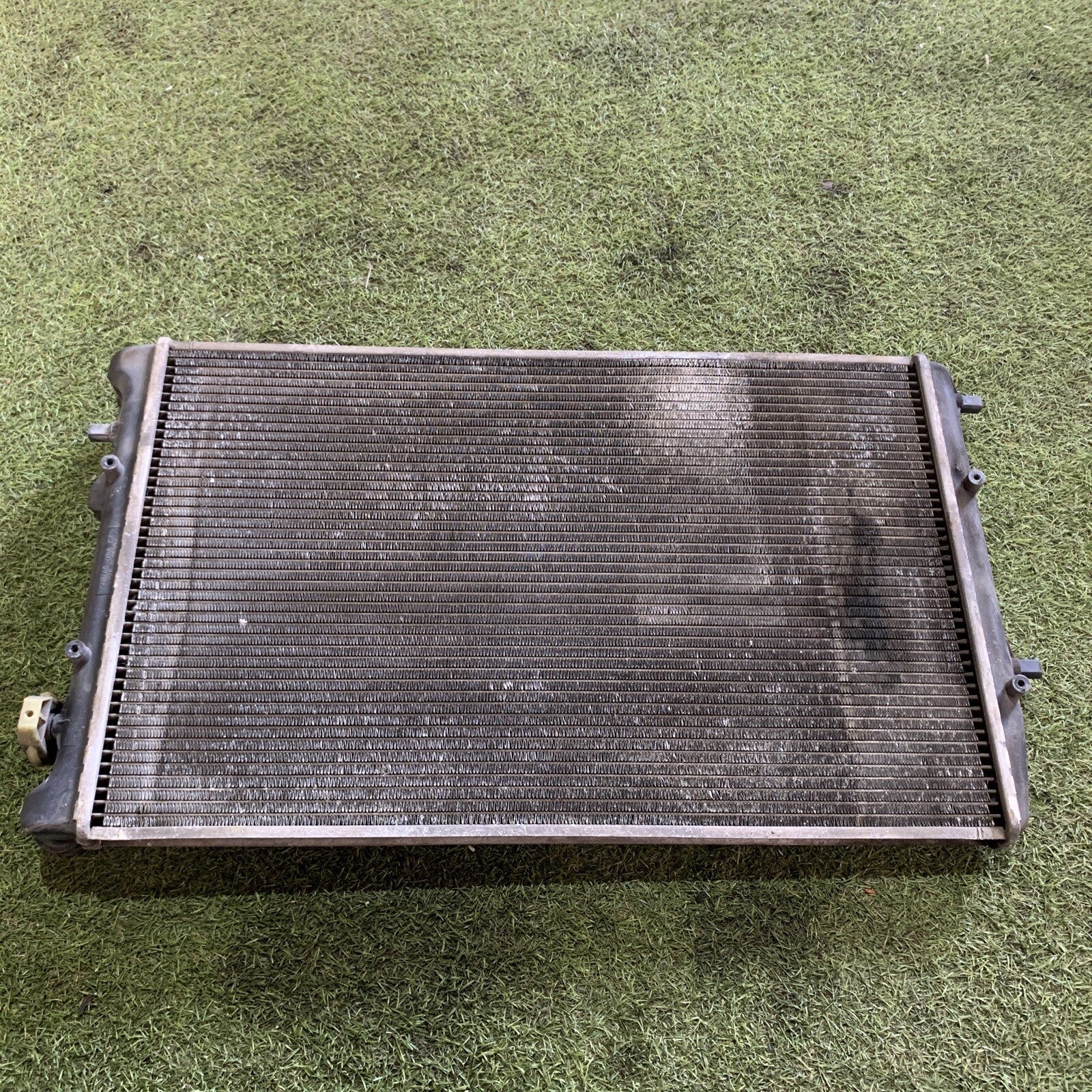 RADIATORE ACQUA VOLKSWAGEN POLO ( 2001 > 2010 ) 6Q0121253R ORIGINALE