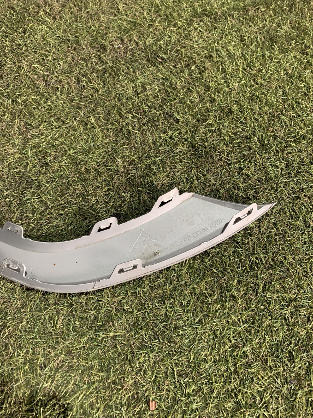 MODANATURA PARAURTI POSTERIORE PER VOLKSWAGEN T-Roc Serie 2GA807725 (17>)