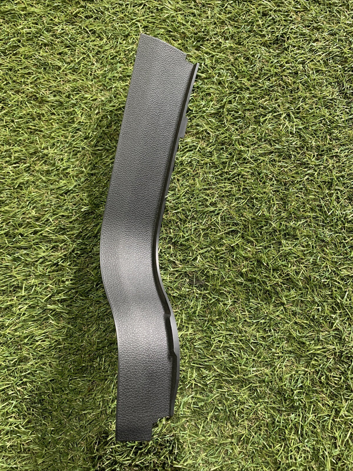 5H0868224B RIVESTIMENTO MONTANTE ANTERIORE INFERIORE DESTRO VOLKSWAGEN GOLF 8