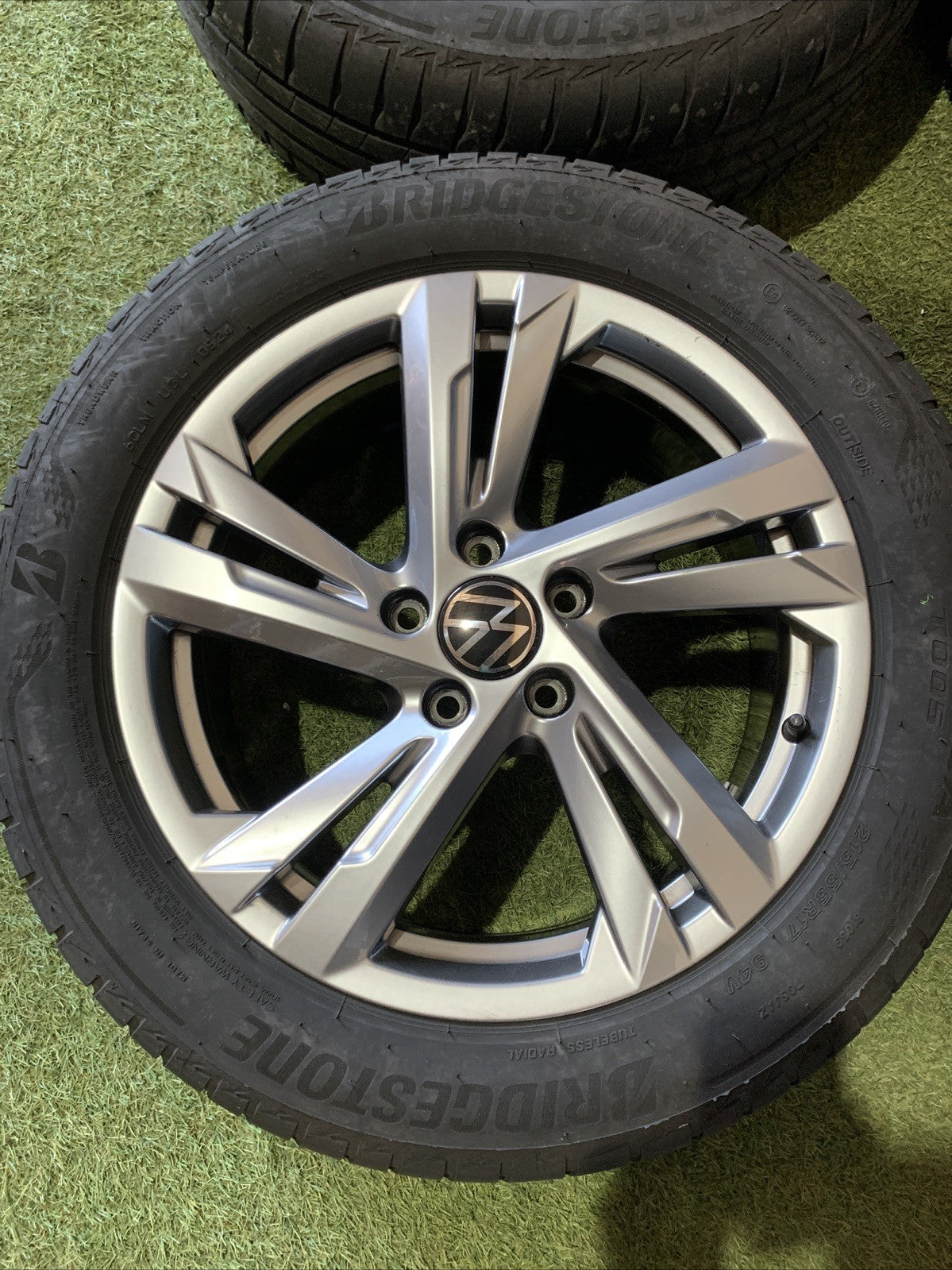 Cerchi In Lega Con Gomme Da 17 Volkswagen T-Roc 2024 R Line 2GA601025AM
