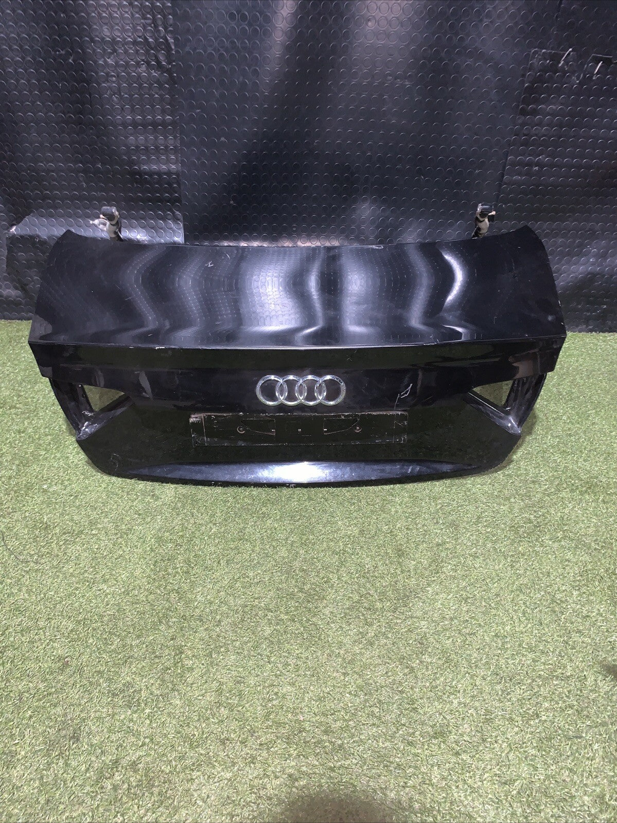 Baule / Bagagliaio / Cofano posteriore Audi A4 2010 berlina