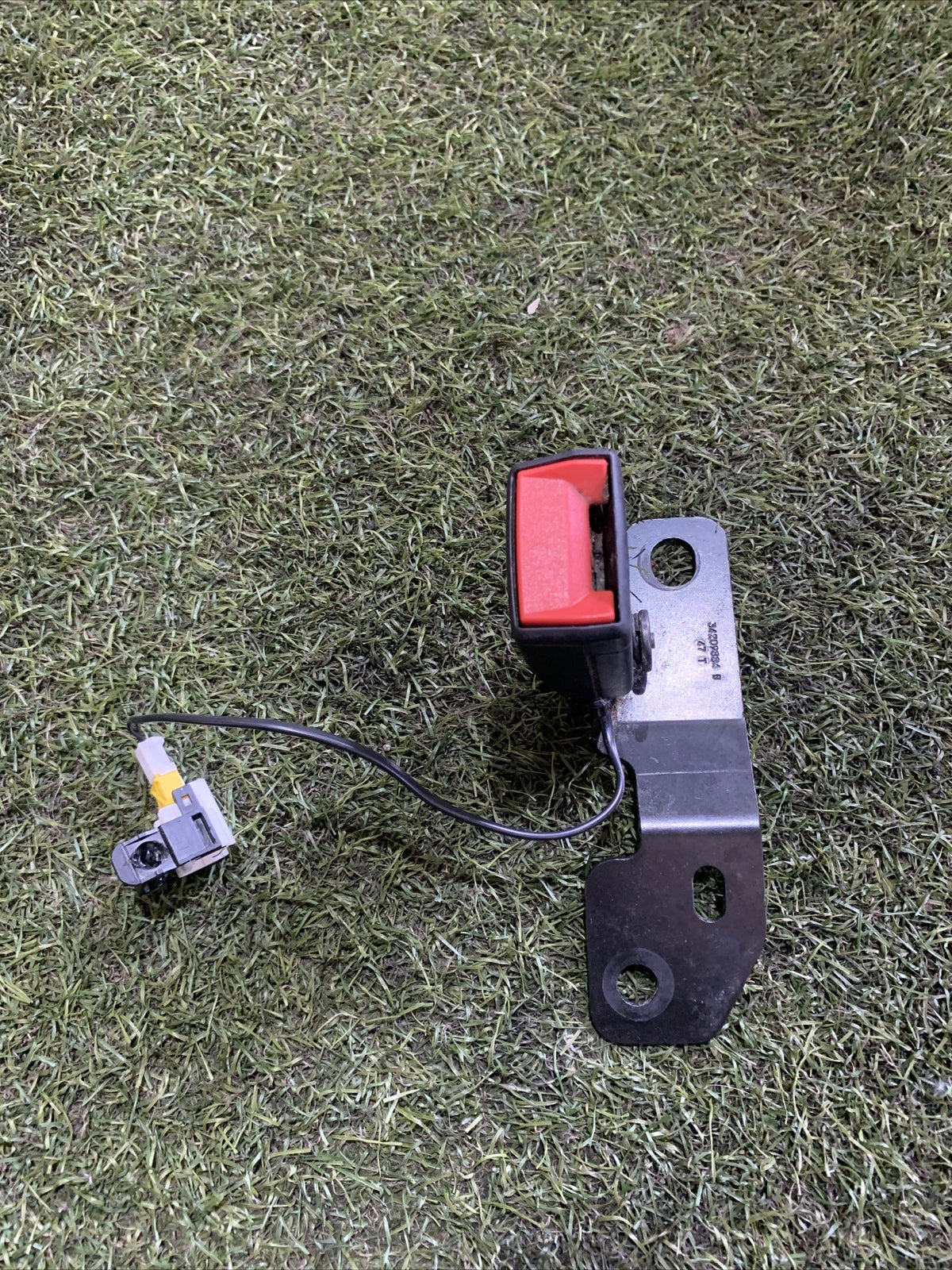 AGGANCIO CINTURA DI SICUREZZA POST SX CENTRALE FIAT 500X (334) , 735641550