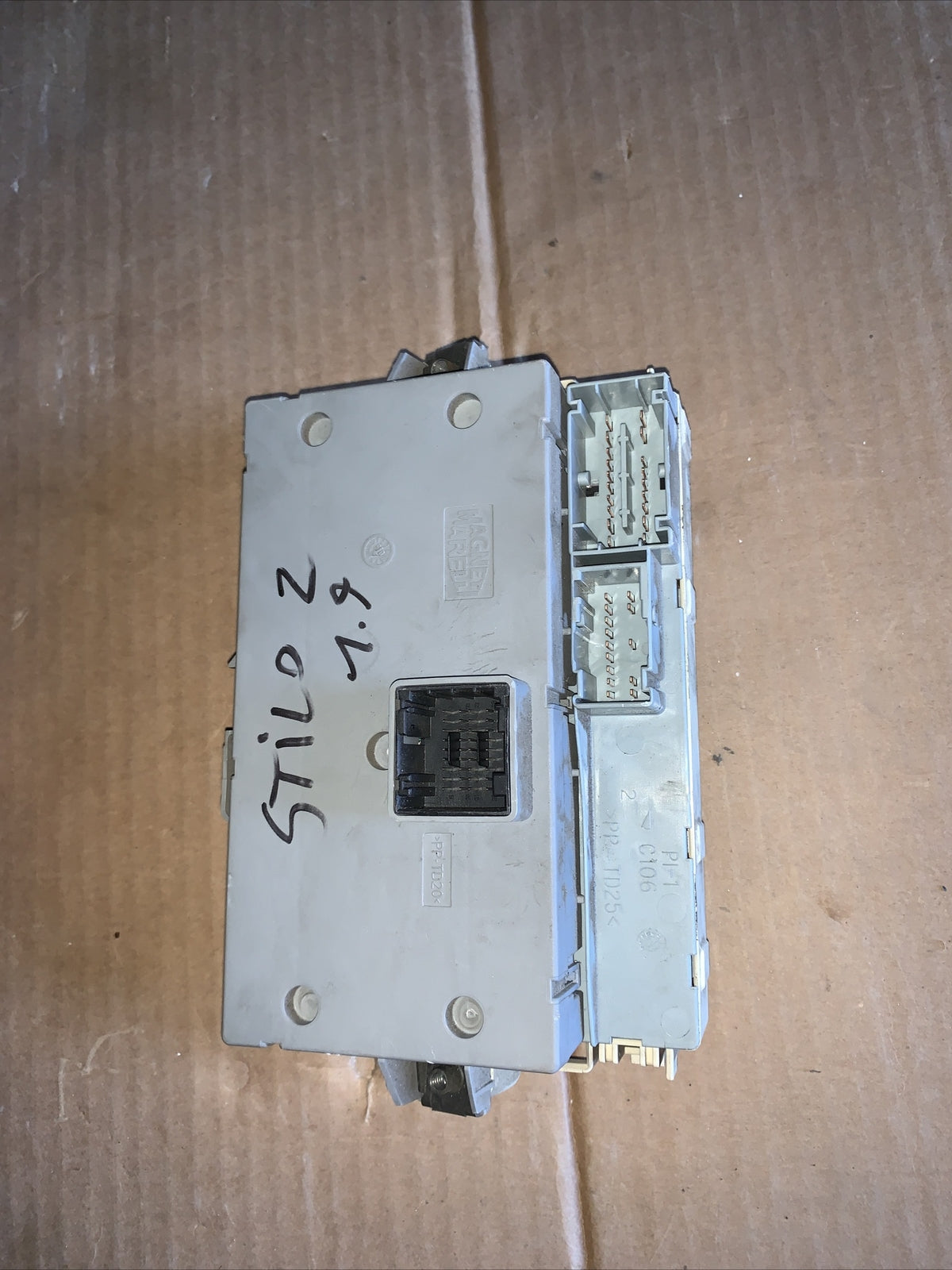 51711820 CENTRALINA SCATOLA PORTAFUSIBILI BODY COMPUTER FIAT STILO 1.9