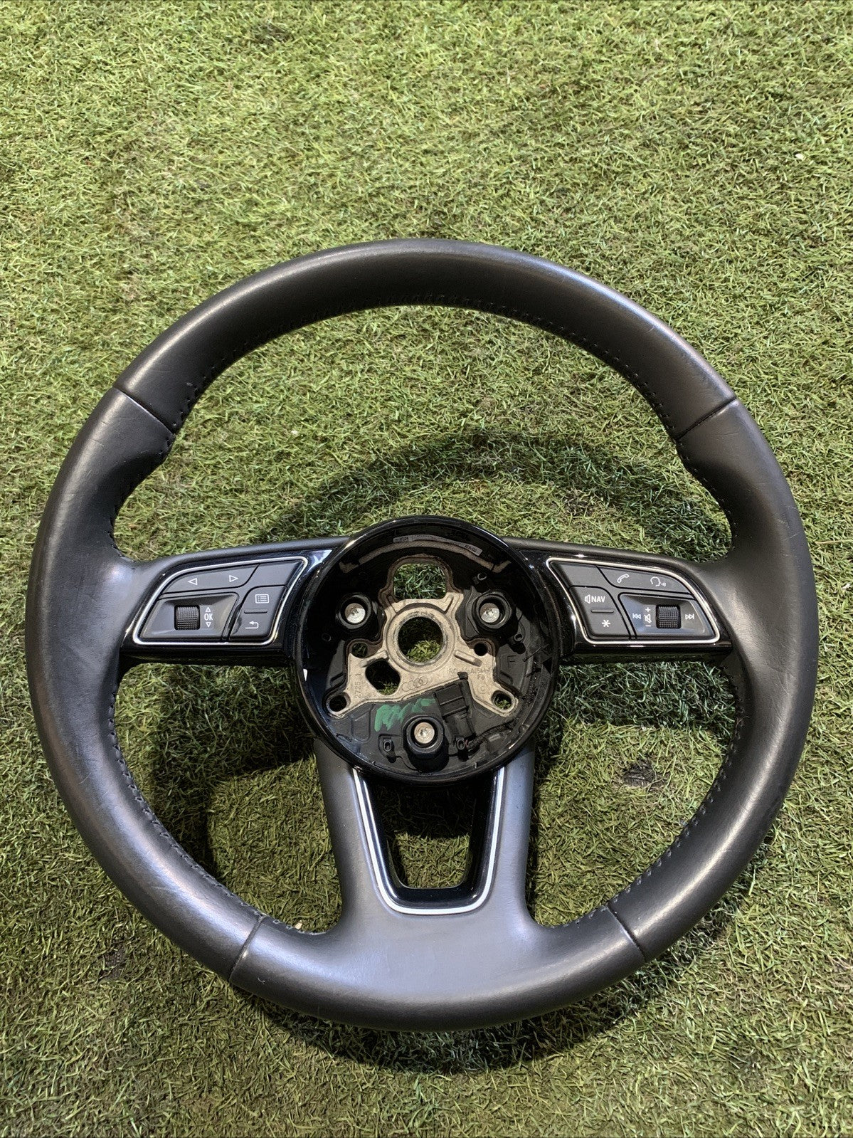 VOLANTE AUDI Q2 2016 8V0419091CG (2)