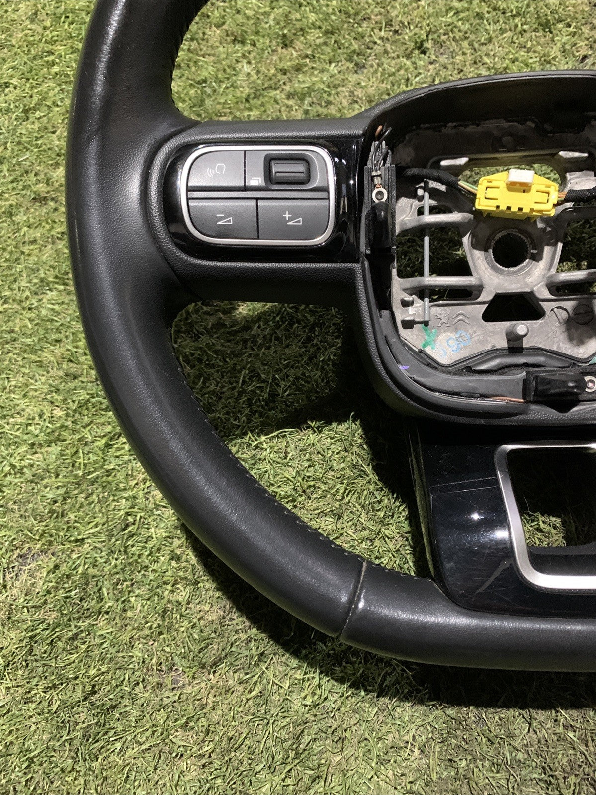 VOLANTE CITROEN C3 AirCross 98118752ZD (17 )