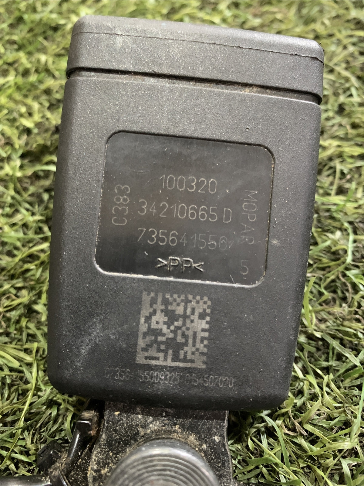 AGGANCIO CINTURA DI SICUREZZA POST SX CENTRALE FIAT 500X (334) , 735641550