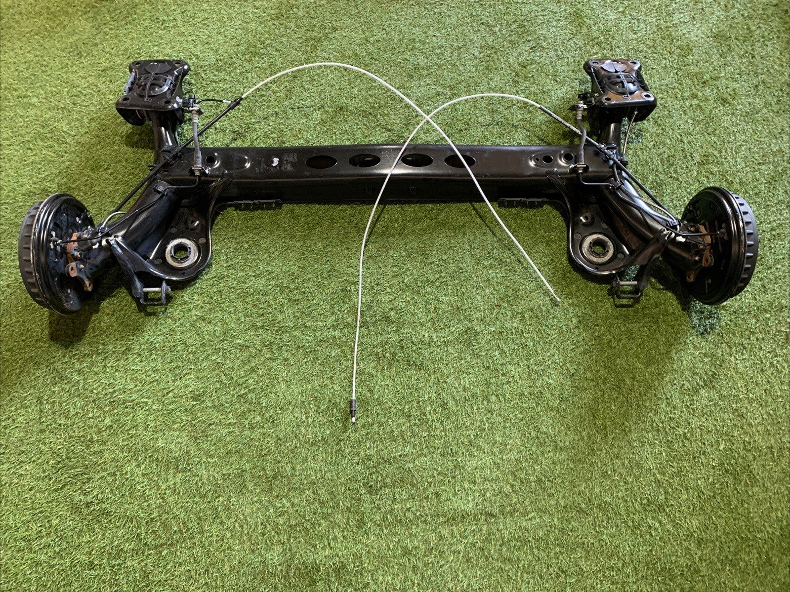 PONTE ASSALE POSTERIORE A TAMBURI AUDI A1 2021 2Q0501053CD