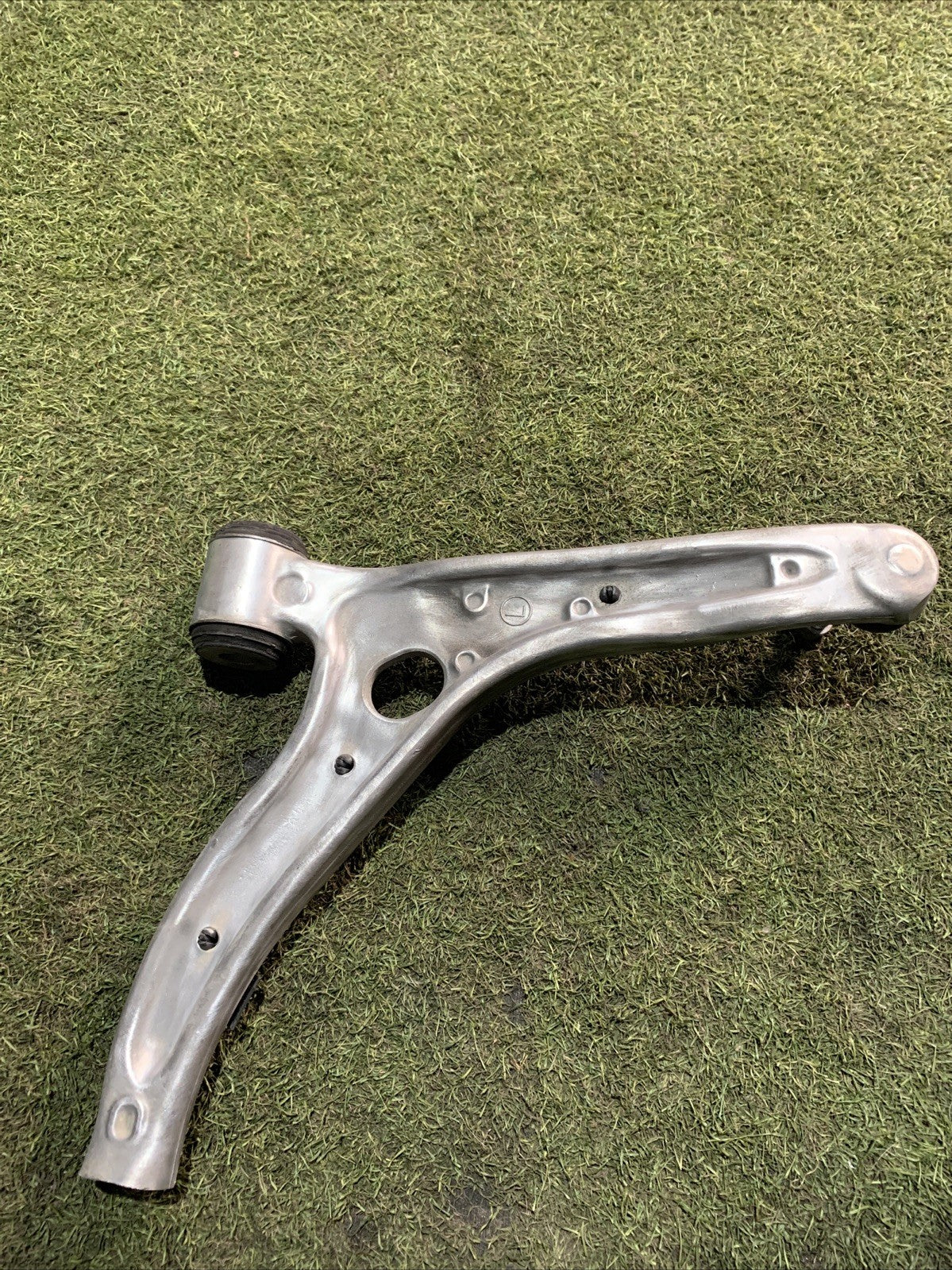BRACCIO OSCILLANTE ANTERIORE SINISTRO MERCEDES GLA 200 D W156 A1563300100