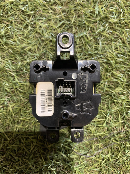 670064671 PULSANTE INTERRUTTORE COMANDO SOSPENSIONE MASERATI LEVANTE