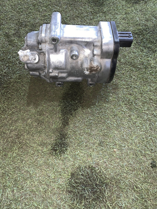 042400-0370 COMPRESSORE A/C TOYOTA C-HR Hybrid (16)  2019