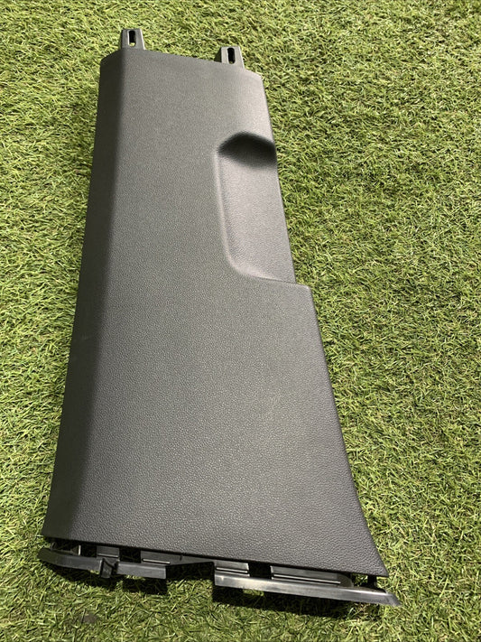 5H0867291 RIVESTIMENTO INTERNO INFERIORE MONTANTE CENTRALE SINISTRO VW GOLF 8