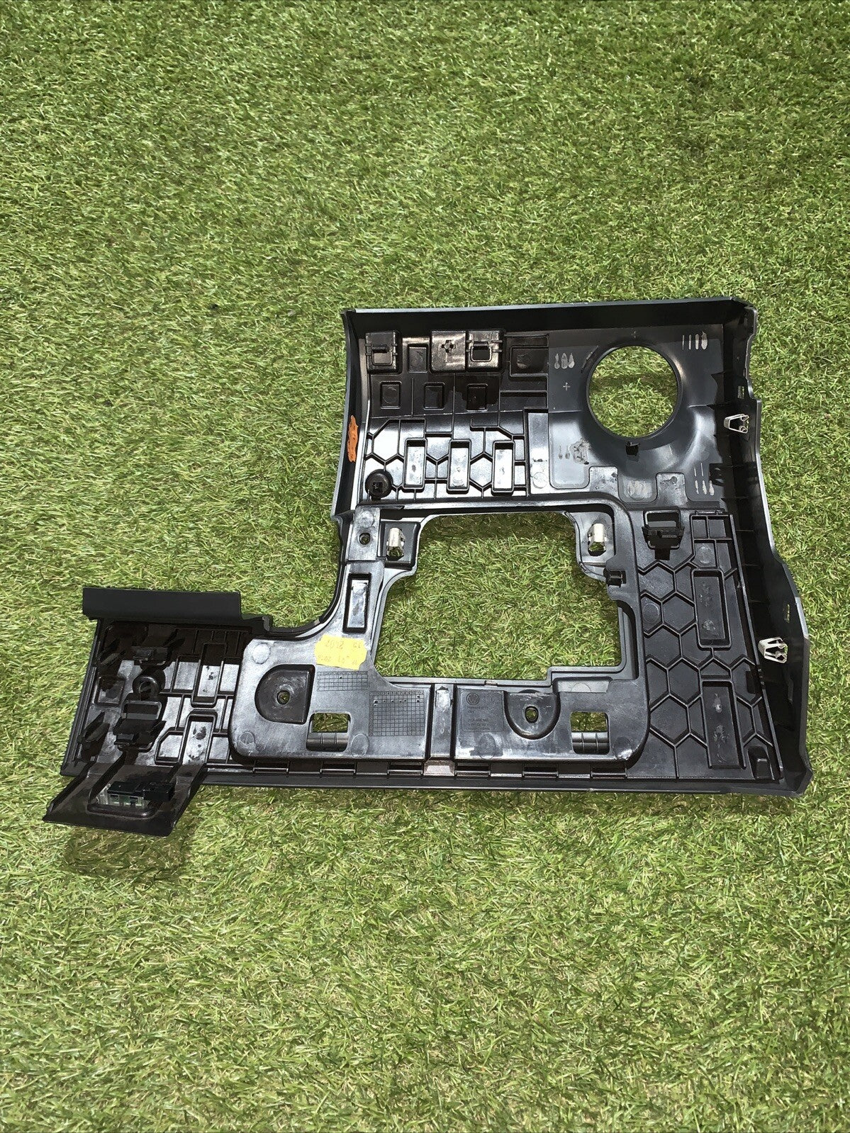 Modanatura Rivestimento Lato Guida Volkswagen T - Roc ( 2018 ) cod : 2GA858365