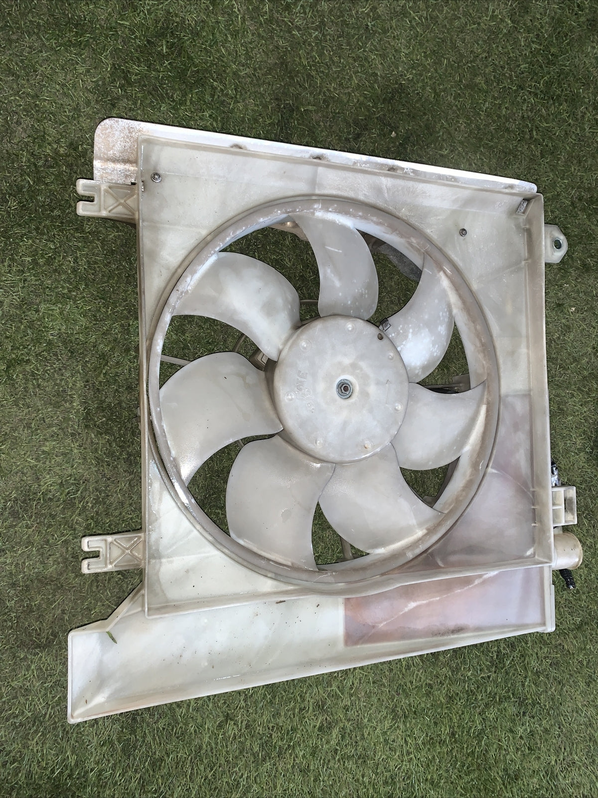 Elettroventola Peugeot 107 1.0 Benzina 8240460