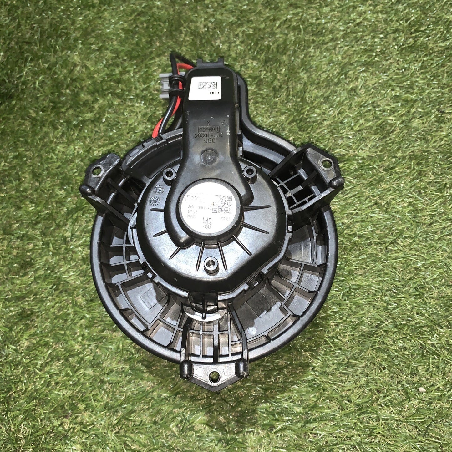 JX6A-19846-AC VENTOLA AREAZIONE ABITACOLO FORD FIESTA 2019